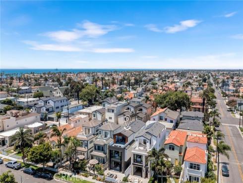 421  9th   Street, Huntington Beach, CA