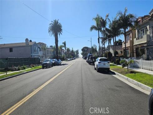 515  12th   Street, Huntington Beach, CA