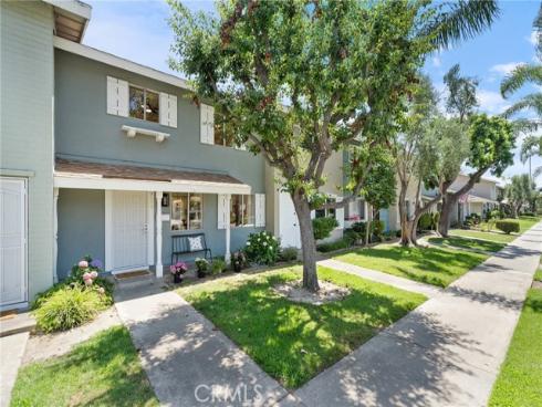 9924  Continental   Drive, Huntington Beach, CA