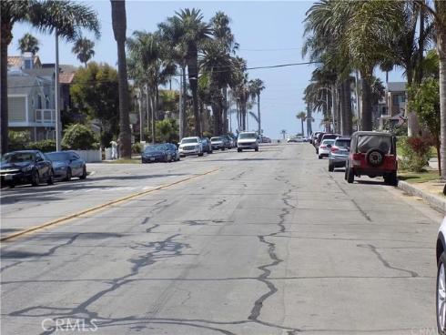 324  9th   Street, Huntington Beach, CA