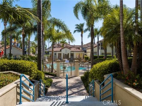 415  Townsquare Lane  306 , Huntington Beach, CA