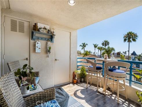 415  Townsquare Lane  306 , Huntington Beach, CA