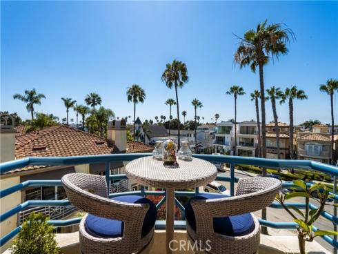 415  Townsquare Lane  306 , Huntington Beach, CA