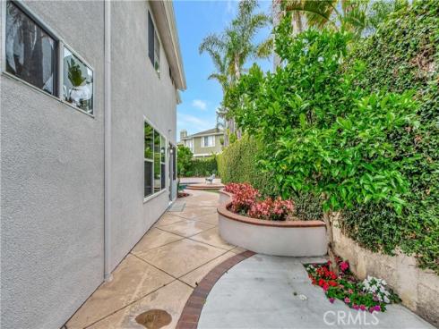 6885  Cambria Cove   Circle, Huntington Beach, CA