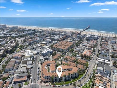 415  Townsquare  212 , Huntington Beach, CA