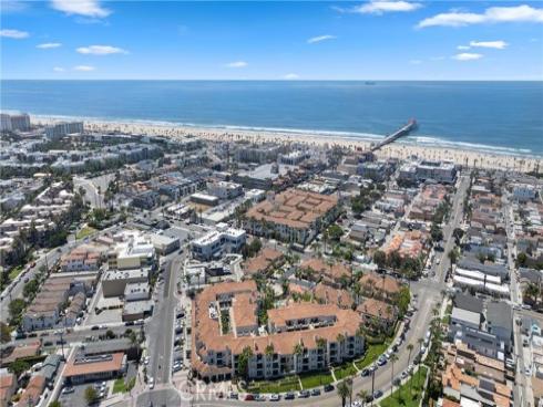 415  Townsquare  212 , Huntington Beach, CA