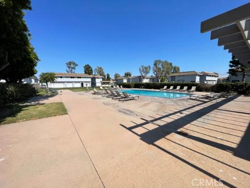 9667  Pettswood  2  Drive, Huntington Beach, CA