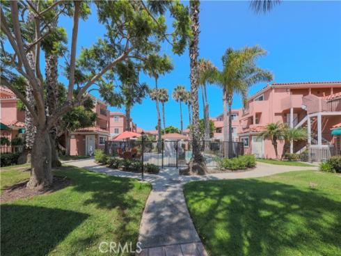 409  Utica  A8  Avenue, Huntington Beach, CA