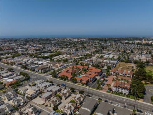 409  Utica  A8  Avenue, Huntington Beach, CA