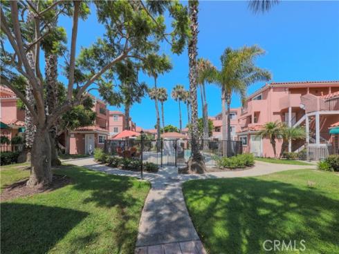 409  Utica  A8  Avenue, Huntington Beach, CA