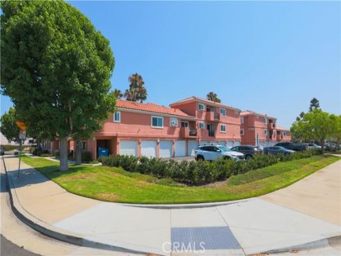 409  Utica  A8  Avenue, Huntington Beach, CA