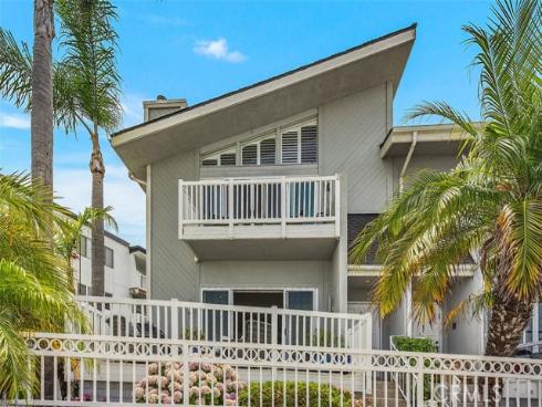 2861  Coast  A  Circle, Huntington Beach, CA