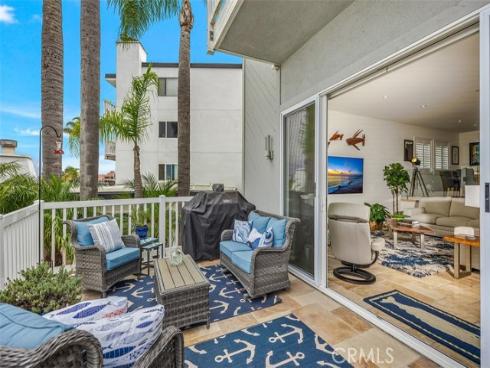 2861  Coast  A  Circle, Huntington Beach, CA