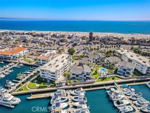 2861  Coast  A  Circle, Huntington Beach, CA