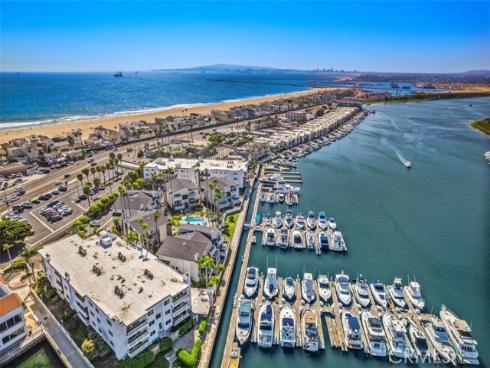 2861  Coast  A  Circle, Huntington Beach, CA