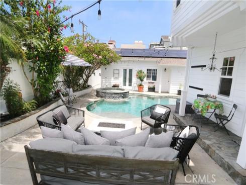 213  Lincoln   Avenue, Huntington Beach, CA