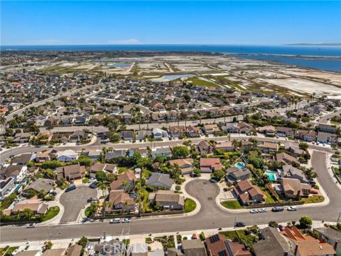 17902  Portside   Circle, Huntington Beach, CA