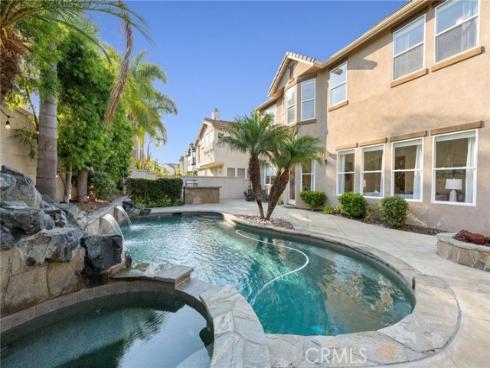 19133  Chandon   Lane, Huntington Beach, CA