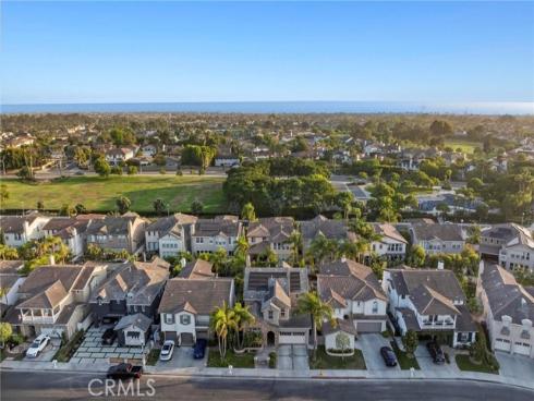 19133  Chandon   Lane, Huntington Beach, CA