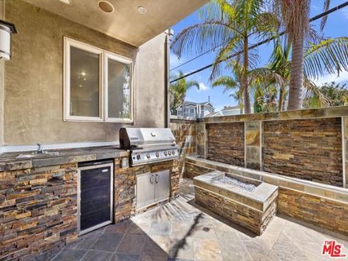 701  Huntington   Street, Huntington Beach, CA