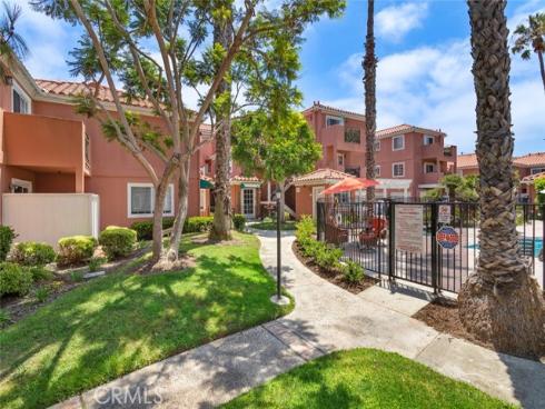 409  Utica  B16  Avenue, Huntington Beach, CA