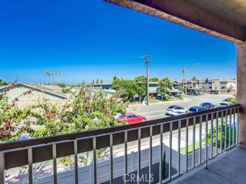 6600  Warner  28  Avenue, Huntington Beach, CA