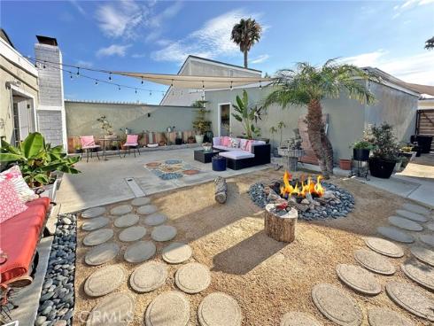 1819  Florida   Street, Huntington Beach, CA