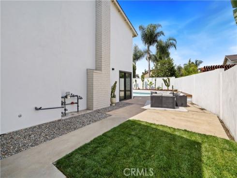 16381  Whittier   Lane, Huntington Beach, CA