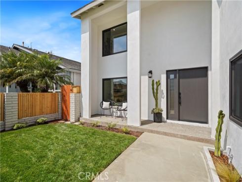 16381  Whittier   Lane, Huntington Beach, CA