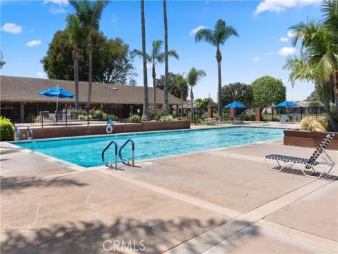 8777  Coral Springs  10G  Court, Huntington Beach, CA