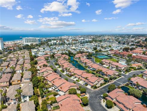 7841  Seabreeze   Drive, Huntington Beach, CA