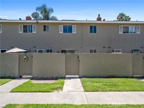 9867  Continental   Drive, Huntington Beach, CA