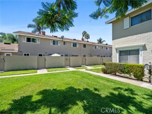 9867  Continental   Drive, Huntington Beach, CA