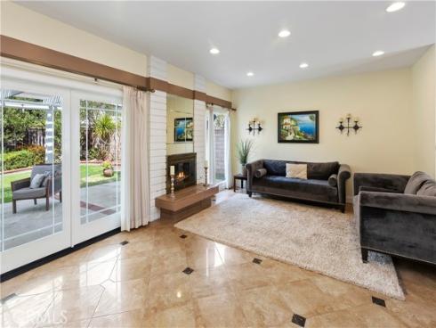 18207  Leaf   Circle, Huntington Beach, CA