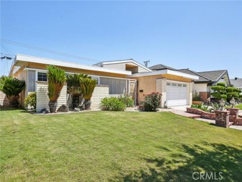 16752  Montclair   Lane, Huntington Beach, CA