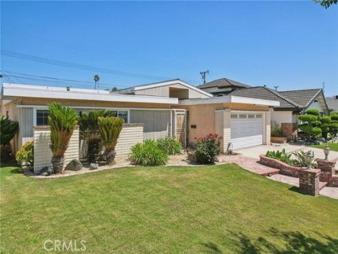 16752  Montclair   Lane, Huntington Beach, CA