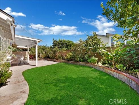 6892  Los Amigos   Circle, Huntington Beach, CA