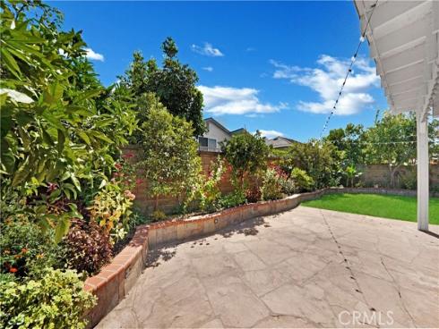 6892  Los Amigos   Circle, Huntington Beach, CA