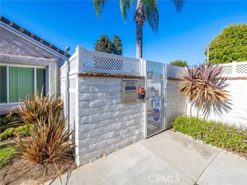 8146  Lindenwood  47  Drive, Huntington Beach, CA