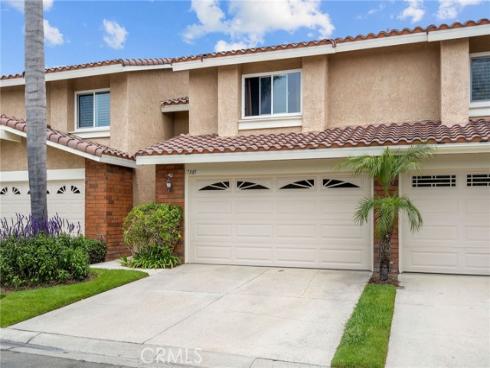 7885  Seawall   Circle, Huntington Beach, CA