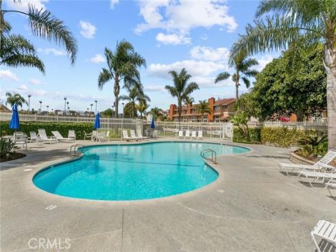 7885  Seawall   Circle, Huntington Beach, CA