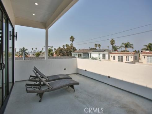 413  6th   Street, Huntington Beach, CA