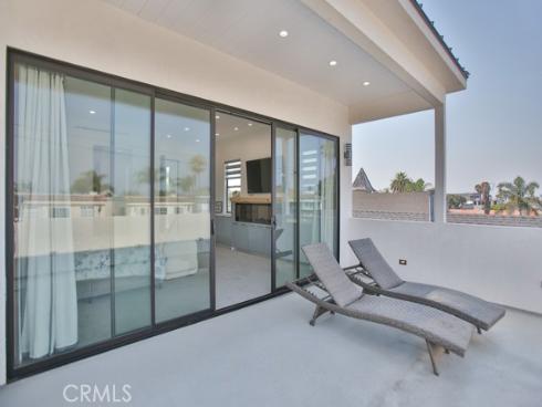 413  6th   Street, Huntington Beach, CA