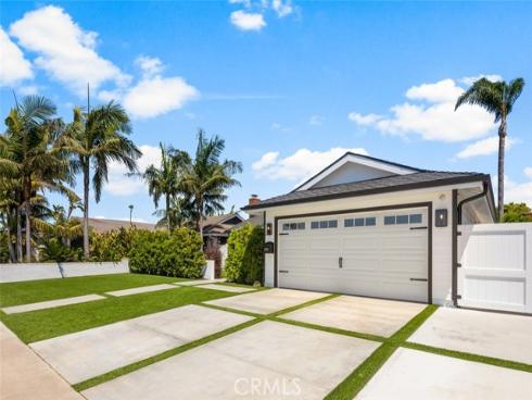 20752  Chaucer   Lane, Huntington Beach, CA