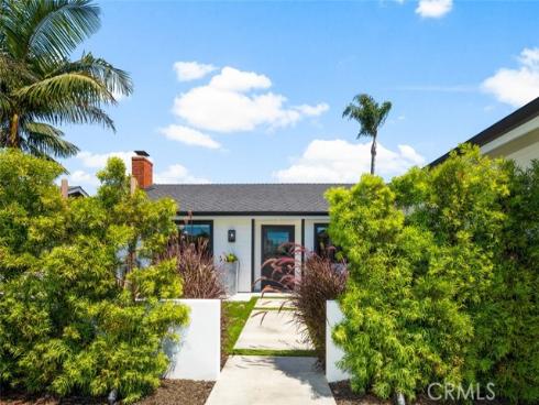 20752  Chaucer   Lane, Huntington Beach, CA