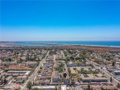 4591  Warner  305  Avenue, Huntington Beach, CA