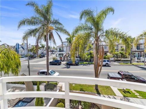 523  21st   Street, Huntington Beach, CA