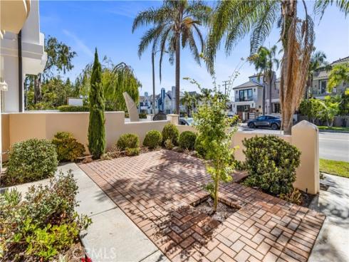 523  21st   Street, Huntington Beach, CA