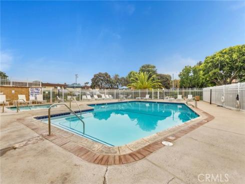 4861  Lago  304  Drive, Huntington Beach, CA