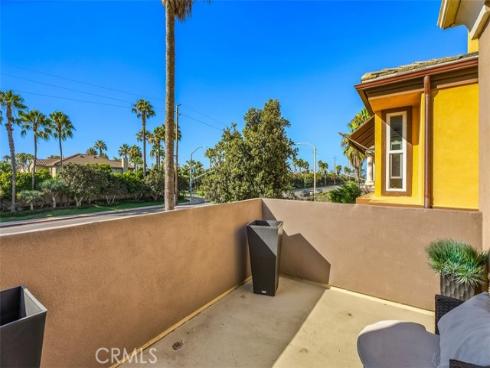 316  Goldenwest St  , Huntington Beach, CA